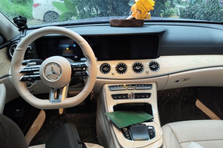 Used Mercedes-Benz E-Class 2018 Restyled E 300 L Sporty and Stylish Edition Center Console
