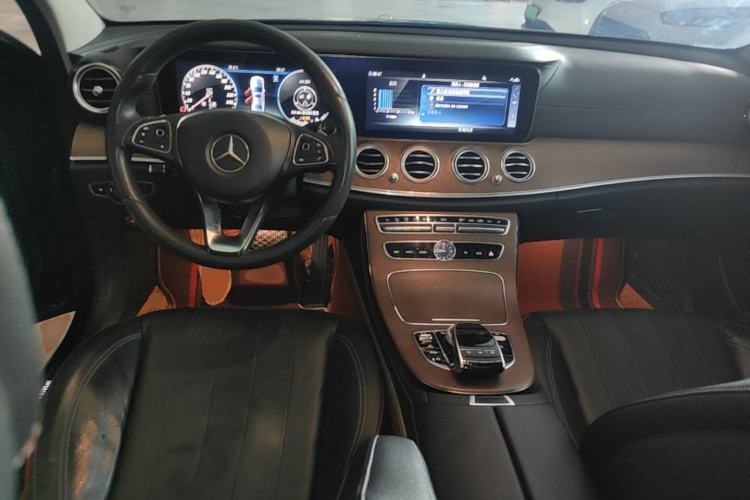 Used Mercedes-Benz E-Class 2018 Facelifted E 300 L Stylish Version Center Console