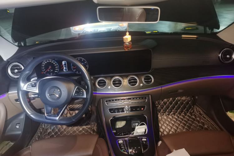 Used Mercedes-Benz E-Class 2018 Facelift E 200 L Sport Edition Center Console