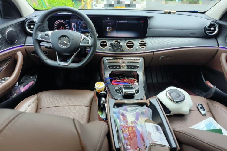 Used Mercedes-Benz E-Class 2018 E 300 L Sport Luxury Edition Center Console