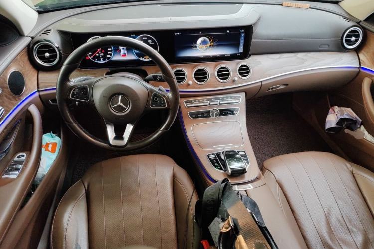 Used Mercedes-Benz E-Class 2018 Facelift E 300 L Luxury Edition Center Console