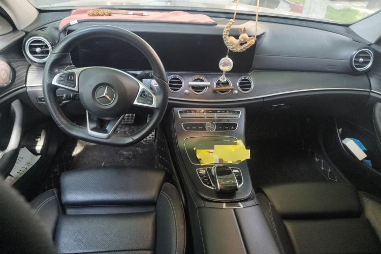 Used Mercedes-Benz E-Class 2018 Facelift E 200 L Sport Edition Center Console
