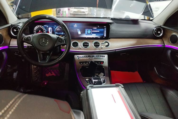 Used Mercedes-Benz E-Class 2018 Facelifted E 300 L Stylish Version Center Console