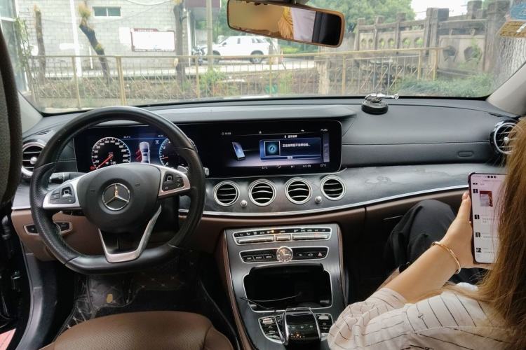 Used Mercedes-Benz E-Class 2018 Restyled E 300 L Sporty and Stylish Edition Center Console