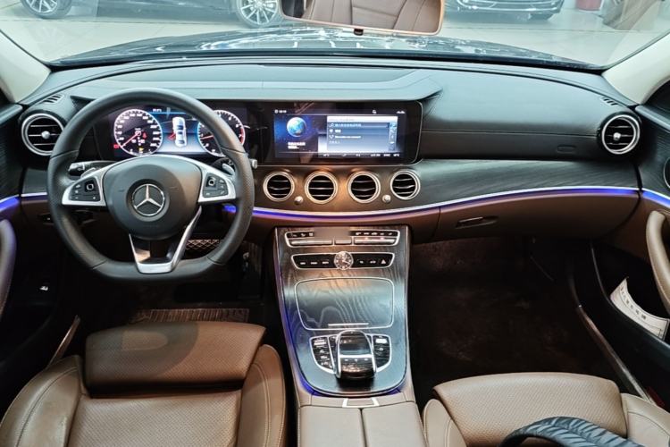 Used Mercedes-Benz E-Class 2018 Facelift E 200 L Sport Edition Center Console