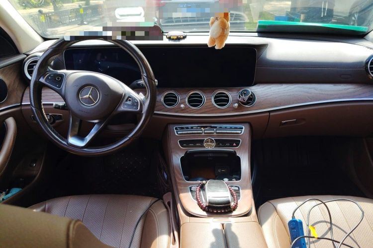 Used Mercedes-Benz E-Class 2018 Facelift E 300 L Luxury Edition Center Console