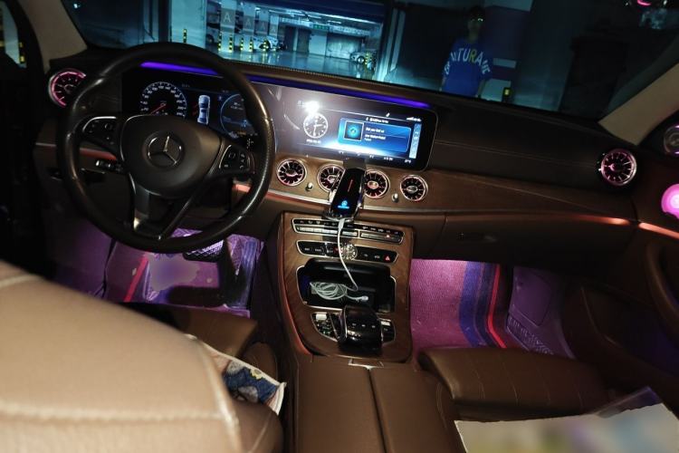 Used Mercedes-Benz E-Class 2018 E 200 L Center Console