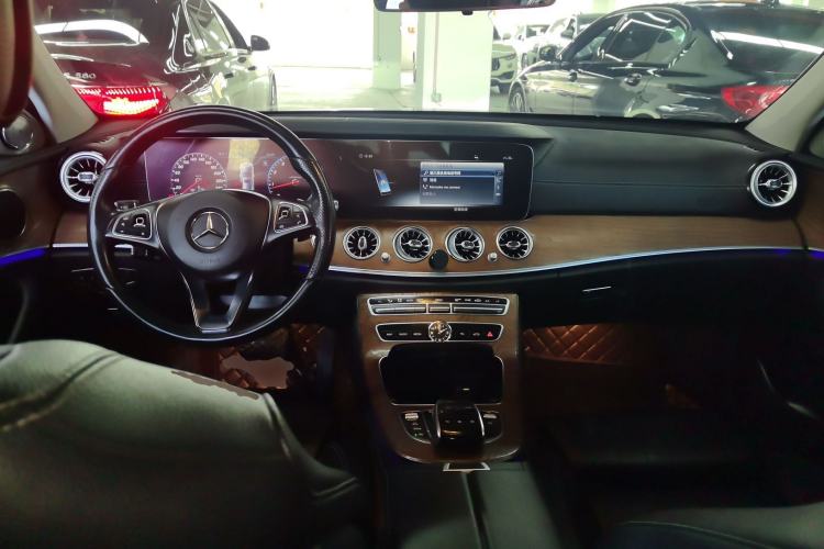Used Mercedes-Benz E-Class 2018 Facelift E 200 L Center Console