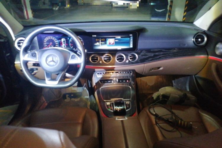 Used Mercedes-Benz E-Class 2018 E 300 L Luxury Model Center Console