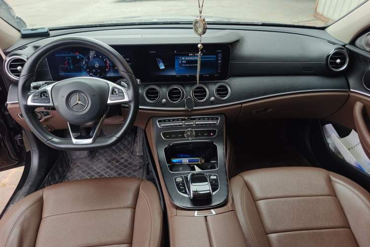 Used Mercedes-Benz E-Class 2018 Restyled E 300 L Sporty and Stylish Edition Center Console