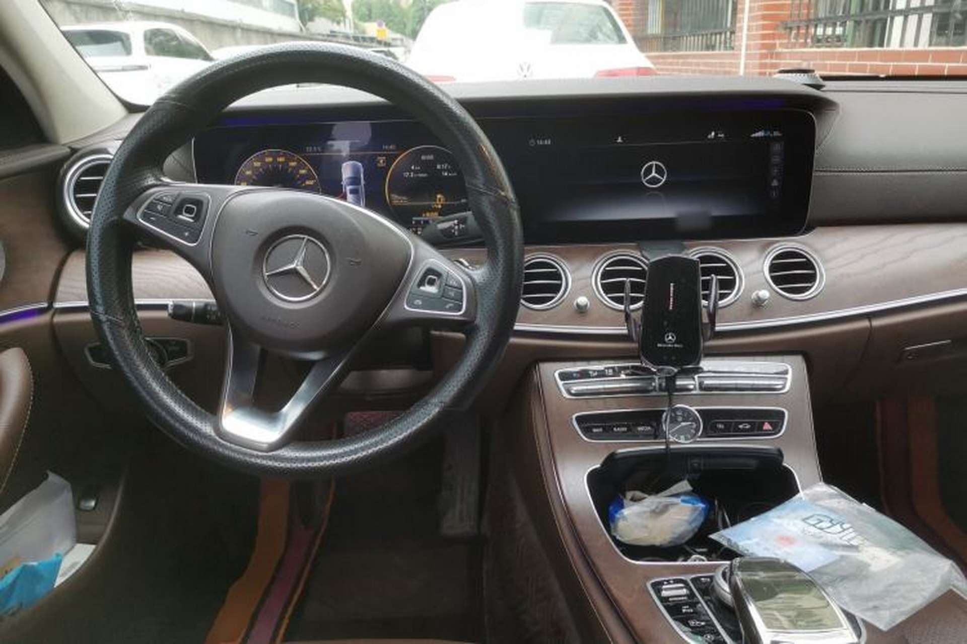 Used Mercedes-Benz E-Class 2018 Facelift E 300 L Luxury Edition Center Console