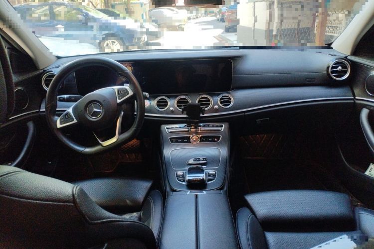 Used Mercedes-Benz E-Class 2018 E 200 L Sport Edition Center Console