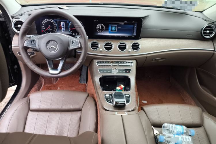 Used Mercedes-Benz E-Class 2018 Facelift E 200 L Center Console