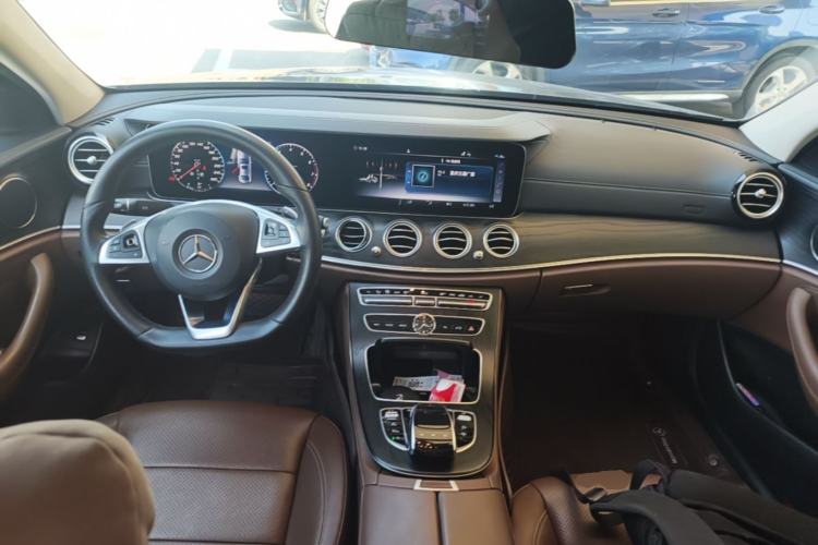 Used Mercedes-Benz E-Class 2018 Restyled E 300 L Sport Luxury Edition Center Console