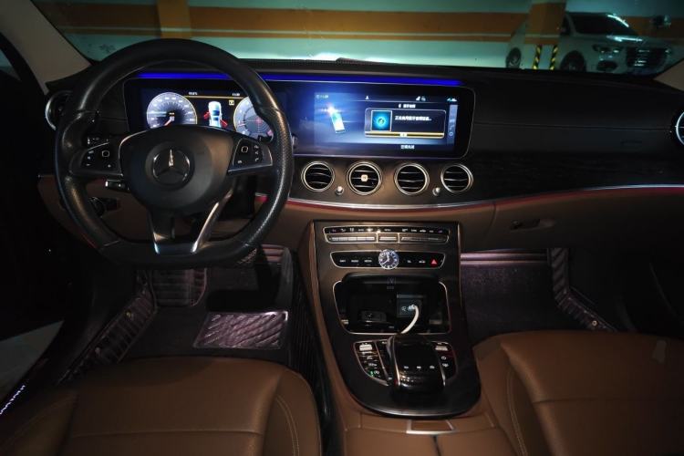 Used Mercedes-Benz E-Class 2018 E 300 L Sport Luxury Edition Center Console