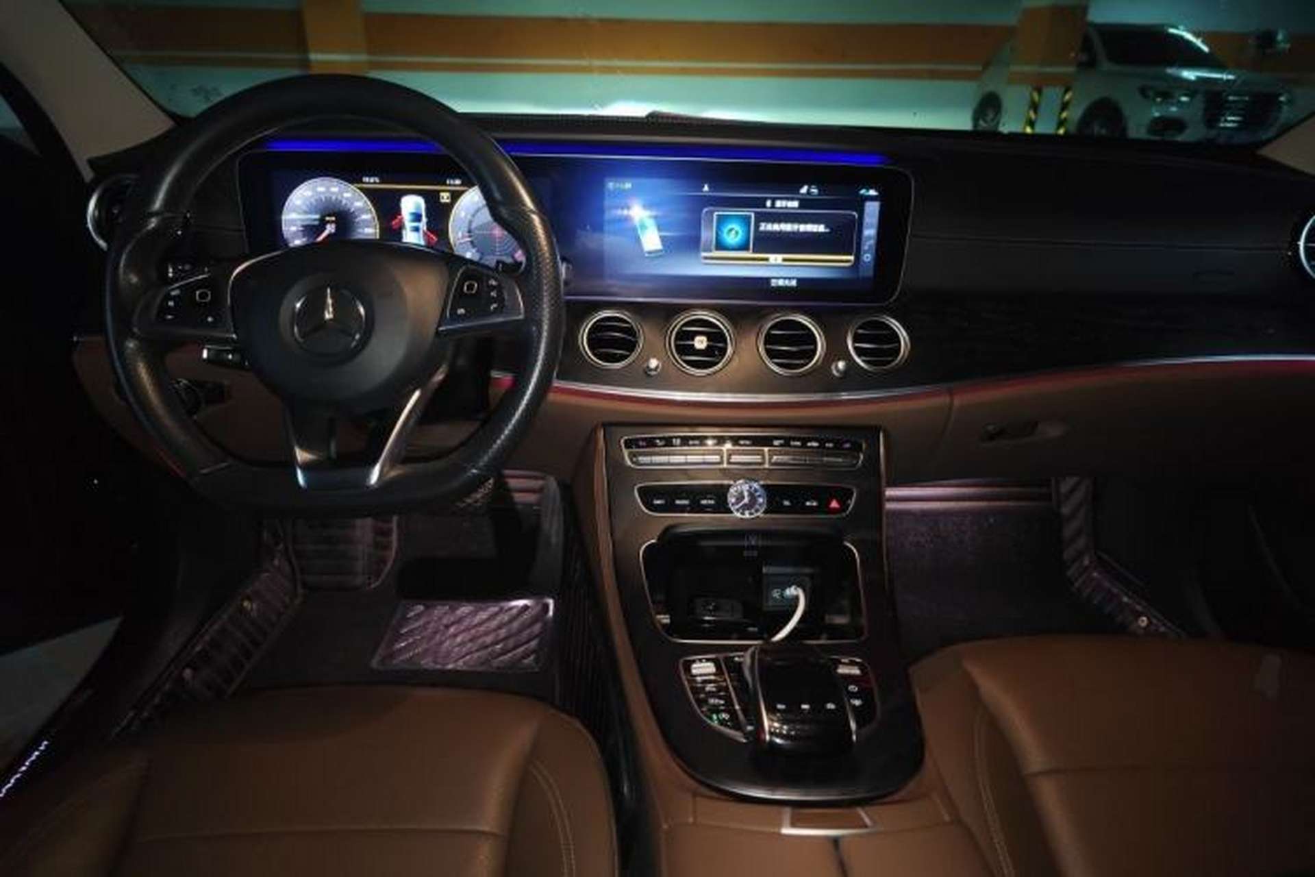 Used Mercedes-Benz E-Class 2018 E 300 L Sport Luxury Edition Center Console