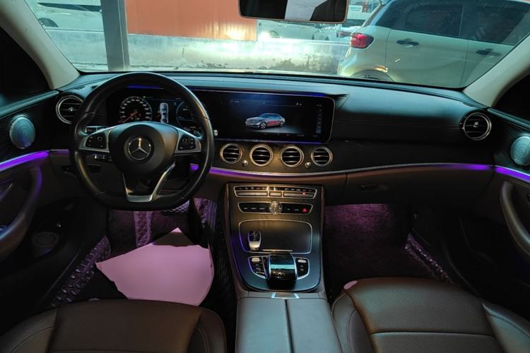 Used Mercedes-Benz E-Class 2018 Restyled E 300 L Sport Luxury Edition Center Console