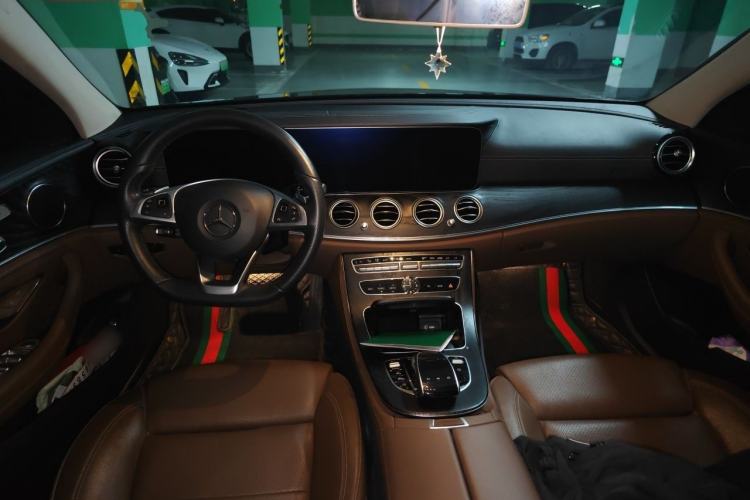Used Mercedes-Benz E-Class 2018 E 200 L Sport Edition Center Console