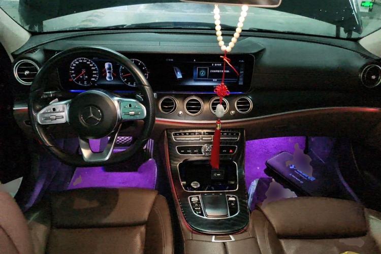 Used Mercedes-Benz E-Class 2018 Facelift E 200 L Sport Edition Center Console