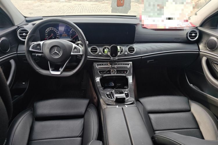 Used Mercedes-Benz E-Class 2018 E 200 L Sport Edition Center Console