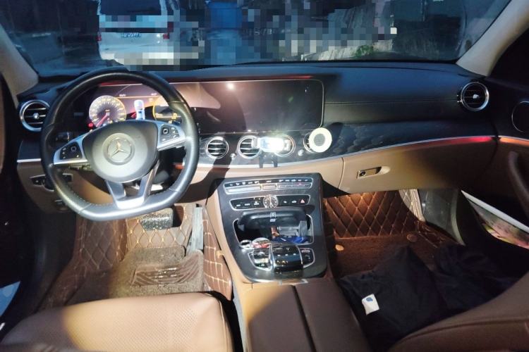 Used Mercedes-Benz E-Class 2018 E 200 L Sport Edition Center Console