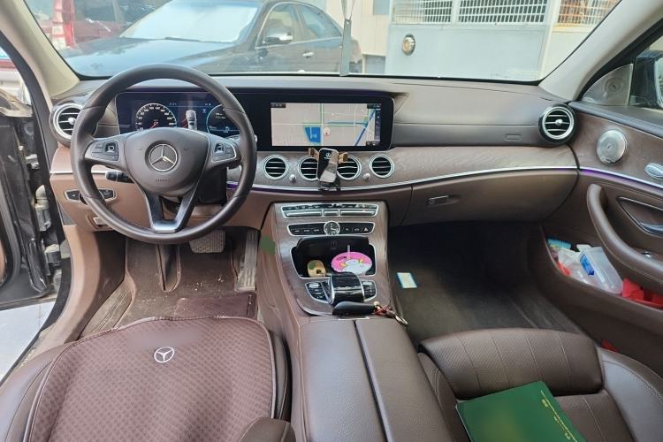 Used Mercedes-Benz E-Class 2018 Facelift E 200 L Center Console