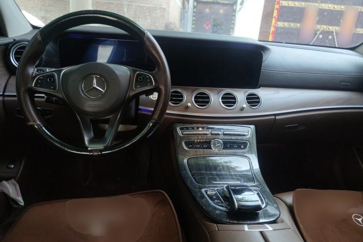 Used Mercedes-Benz E-Class 2018 Facelifted E 300 L Stylish Version Center Console