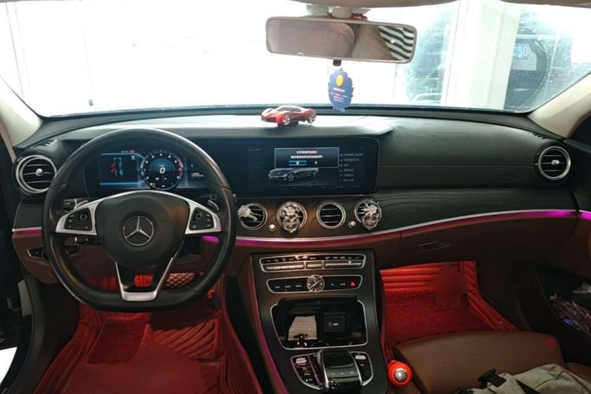 Used Mercedes-Benz E-Class 2018 Facelift E 200 L Sport Edition Center Console