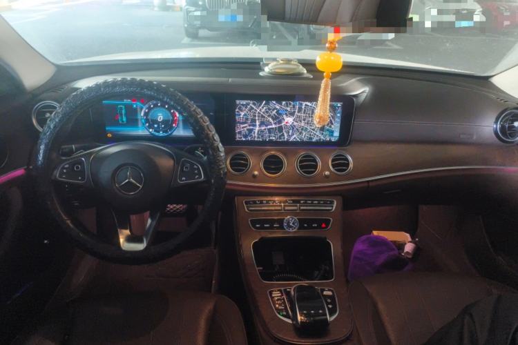 Used Mercedes-Benz E-Class 2018 Facelift E 300 L Luxury Edition Center Console