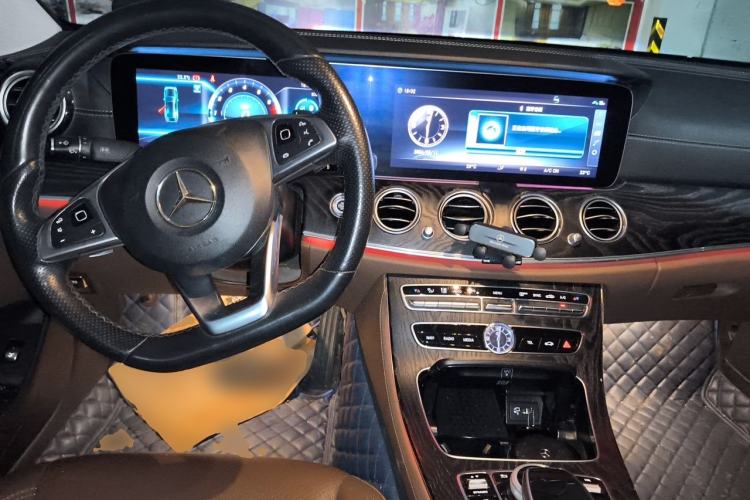 Used Mercedes-Benz E-Class 2018 Restyled E 300 L Sporty and Stylish Edition Center Console