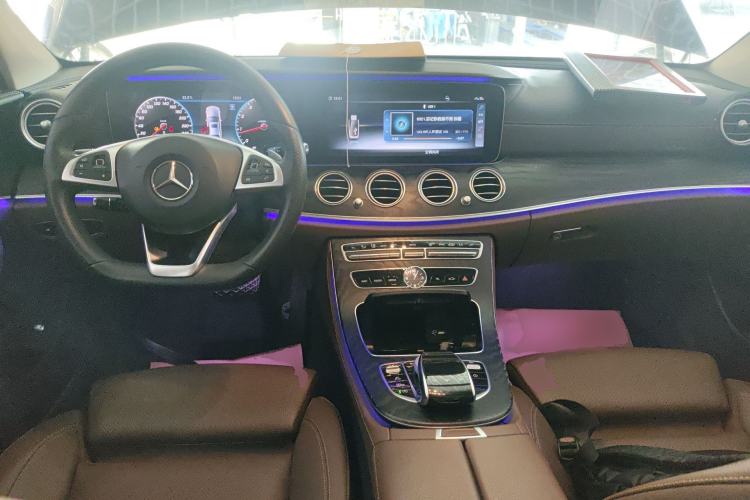 Used Mercedes-Benz E-Class 2018 Facelift E 200 L Sport Edition Center Console
