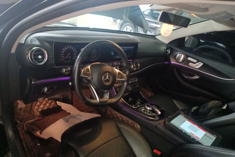 Used Mercedes-Benz E-Class 2018 Restyled E 300 L Sport Luxury Edition Center Console