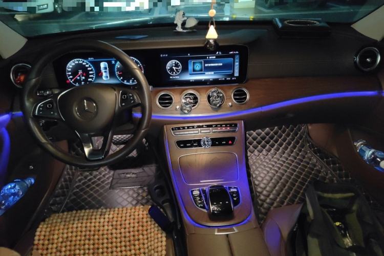 Used Mercedes-Benz E-Class 2018 Facelift E 300 L Luxury Edition Center Console