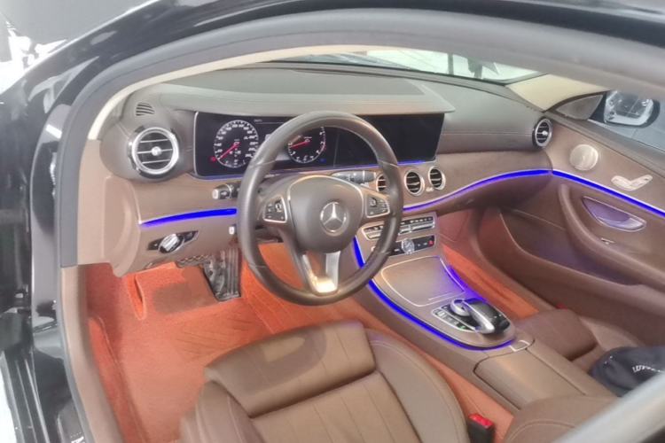 Used Mercedes-Benz E-Class 2018 Facelift E 200 L Center Console