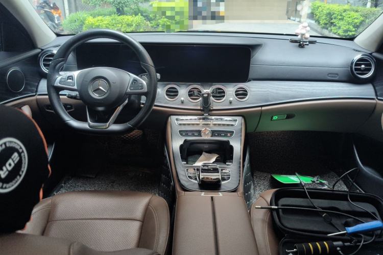 Used Mercedes-Benz E-Class 2018 Restyled E 300 L Sport Luxury Edition Center Console