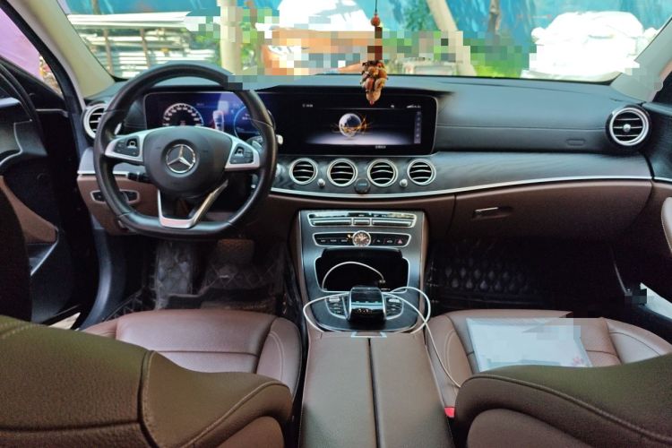Used Mercedes-Benz E-Class 2018 E 300 L Sport Luxury Edition Center Console