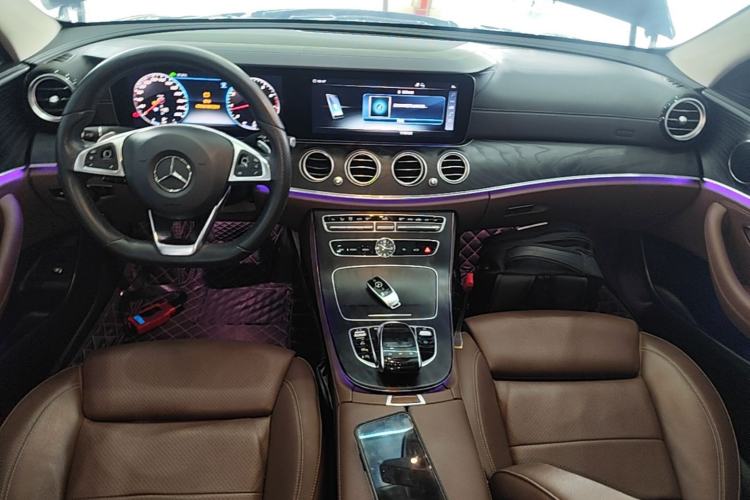 Used Mercedes-Benz E-Class 2018 Facelift E 200 L Sport Edition Center Console