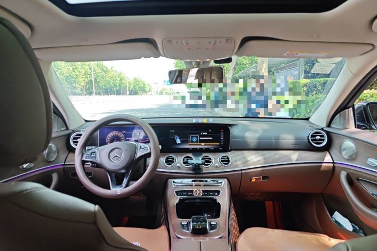 Used Mercedes-Benz E-Class 2018 Facelift E 200 L Center Console