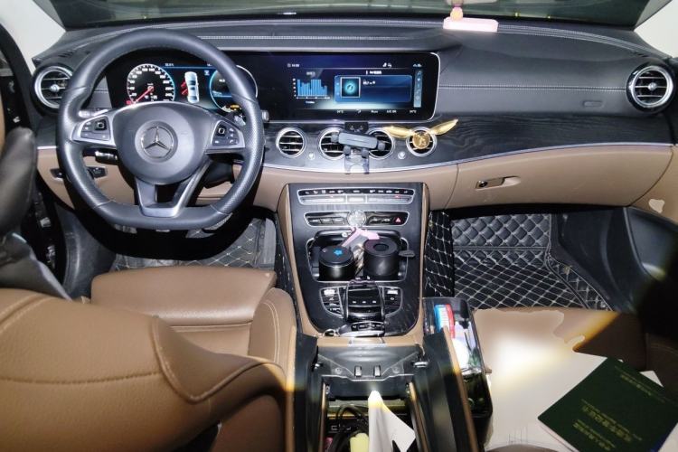 Used Mercedes-Benz E-Class 2018 Facelift E 200 L Sport Edition Center Console