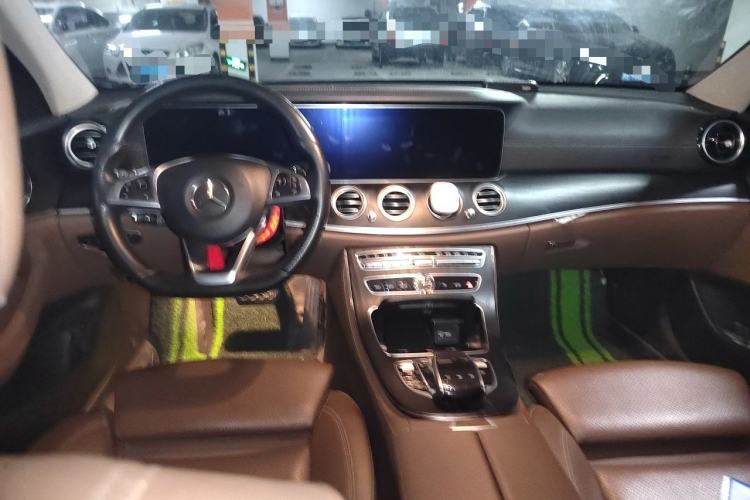 Used Mercedes-Benz E-Class 2018 Facelift E 200 L Sport Edition Center Console
