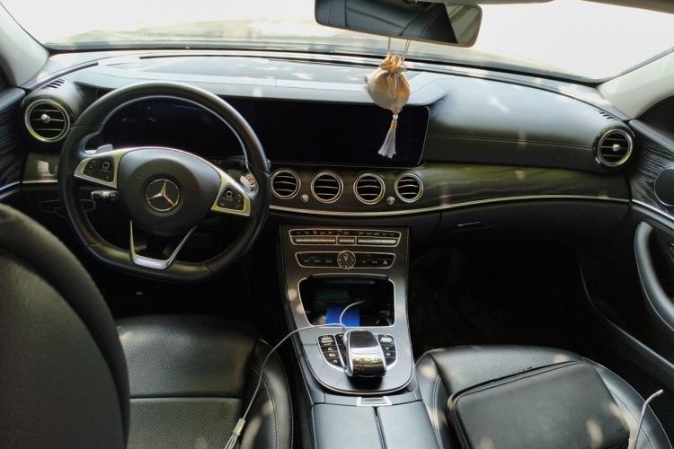 Used Mercedes-Benz E-Class 2018 Restyled E 300 L Sport Luxury Edition Center Console