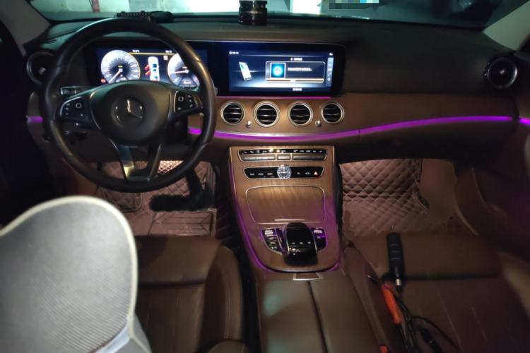 Used Mercedes-Benz E-Class 2018 Facelift E 200 L Center Console