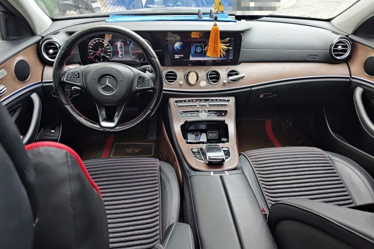 Used Mercedes-Benz E-Class 2018 Facelifted E 300 L Stylish Version Center Console
