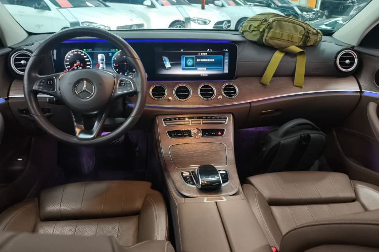 Used Mercedes-Benz E-Class 2018 Facelift E 200 L Center Console