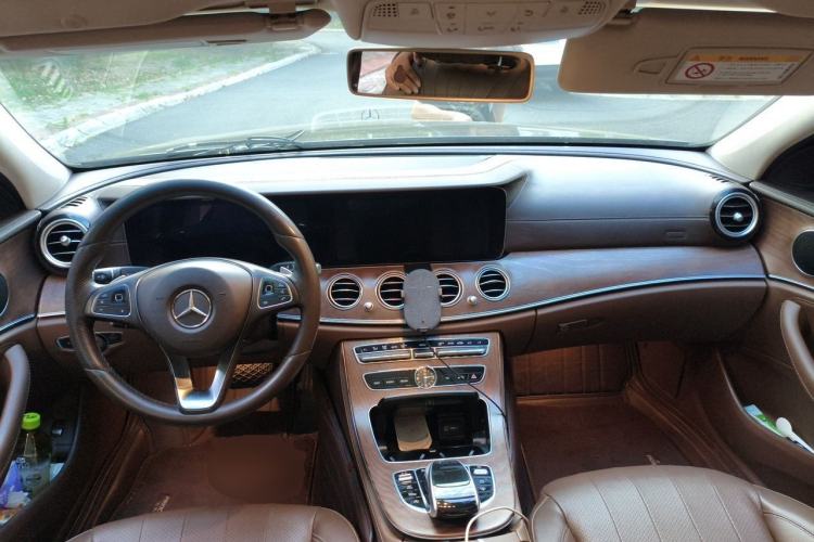 Used Mercedes-Benz E-Class 2018 Facelift E 300 L Luxury Edition Center Console