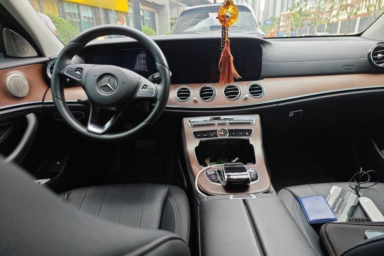 Used Mercedes-Benz E-Class 2018 Facelifted E 300 L Stylish Version Center Console