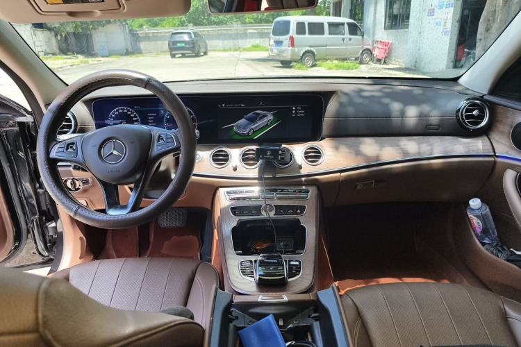 Used Mercedes-Benz E-Class 2018 Facelift E 300 L Luxury Edition Center Console
