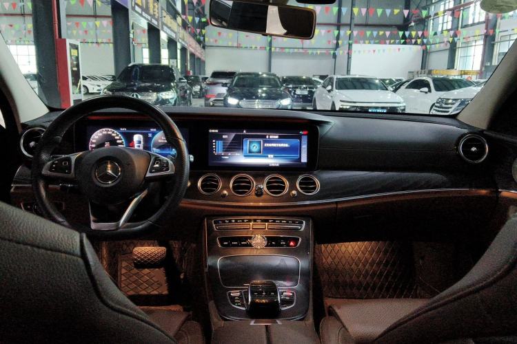 Used Mercedes-Benz E-Class 2018 E 200 L Sport Edition Center Console