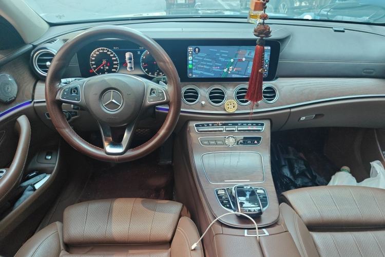 Used Mercedes-Benz E-Class 2018 Facelift E 200 L 4MATIC Center Console