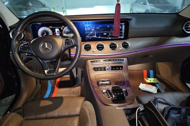 Used Mercedes-Benz E-Class 2018 E 200 L Center Console